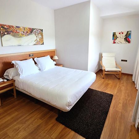 Hotel Los Barruecos By Croma Malpartida de Caceres Exterior photo