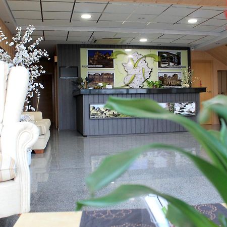 Hotel Los Barruecos By Croma Malpartida de Caceres Exterior photo