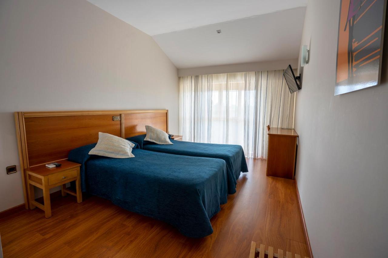 Hotel Los Barruecos By Croma Malpartida de Caceres Exterior photo