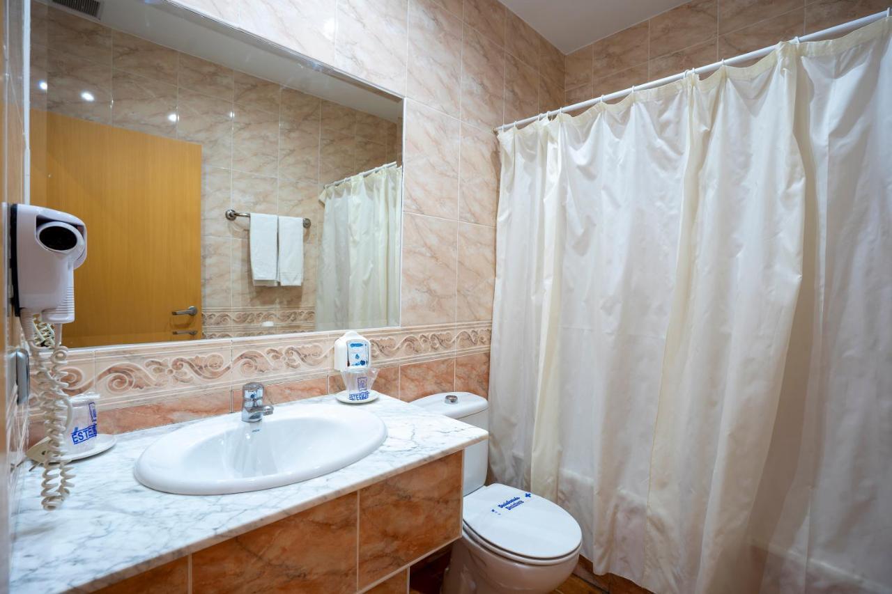 Hotel Los Barruecos By Croma Malpartida de Caceres Exterior photo